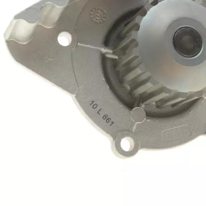 Pompe à eau C4-C8 - JUMPY 2.0-2.2HDI - SCUDO 2.0D - FORD FOCUS 2.0TDCI 01